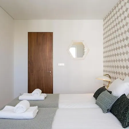 Architectural Poetry In An Unique 3bdrs View Flat Апартаменты Лиссабон