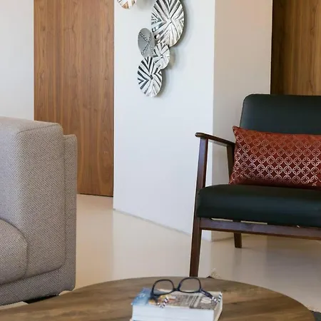 Architectural Poetry In An Unique 3bdrs View Flat Apartment