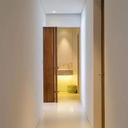 Architectural Poetry In An Unique 3bdrs View Flat Apartment *