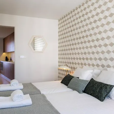 Architectural Poetry In An Unique 3bdrs View Flat *