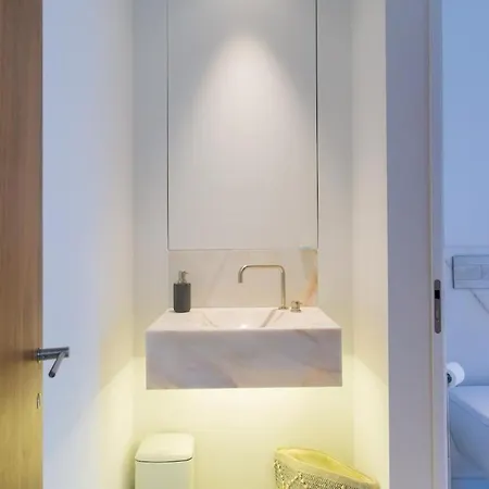 Architectural Poetry In An Unique 3bdrs View Flat