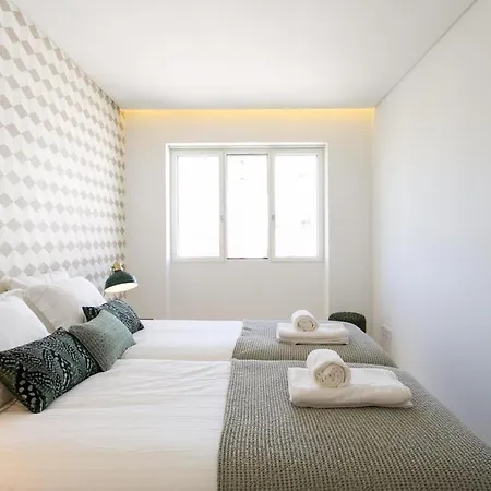 Architectural Poetry In An Unique 3bdrs View Flat