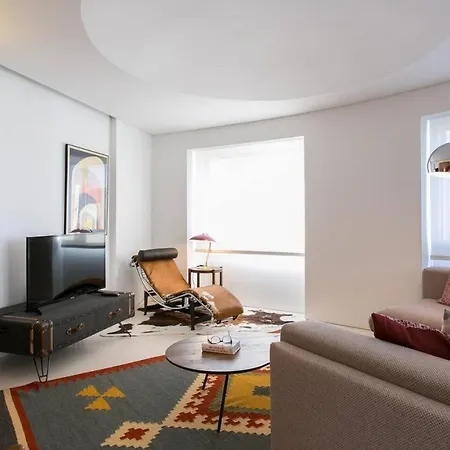 Architectural Poetry In An Unique 3bdrs View Flat Lisboa