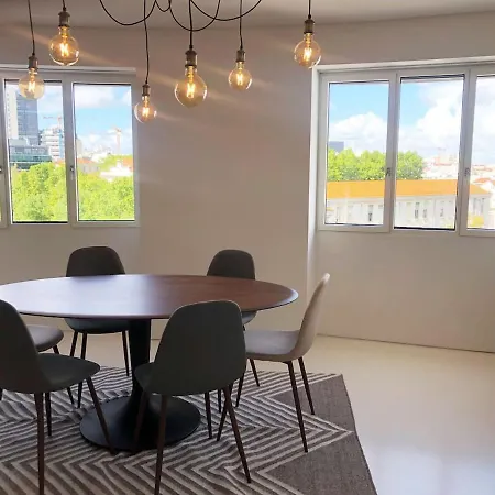 Architectural Poetry In An Unique 3bdrs View Flat 公寓 Lisboa