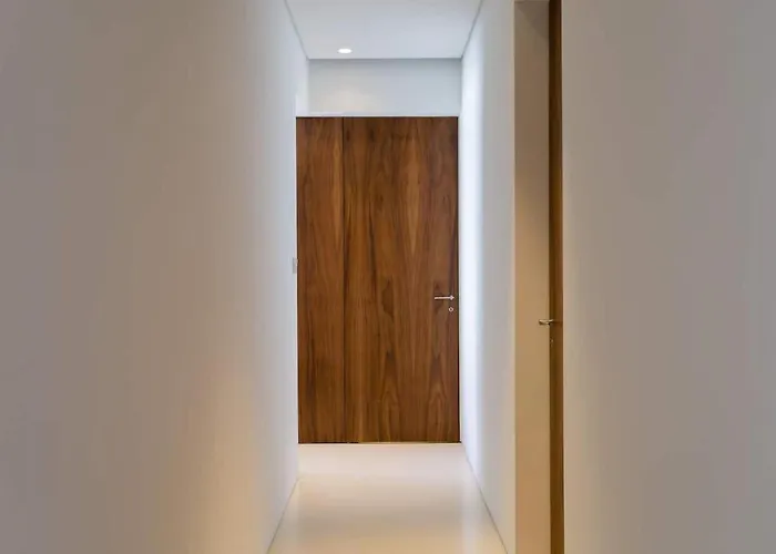 Architectural Poetry In An Unique 3bdrs View Flat شقة *