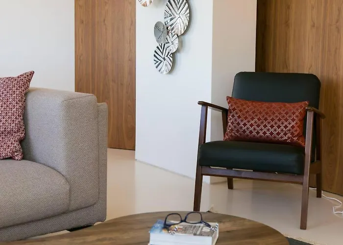 Architectural Poetry In An Unique 3bdrs View Flat شقة