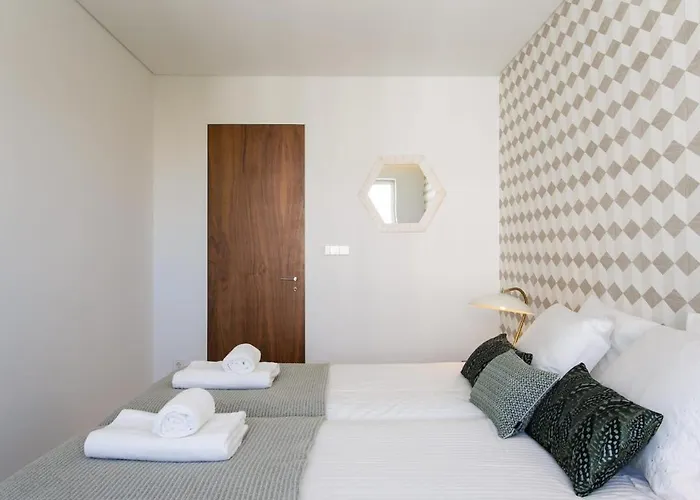 Architectural Poetry In An Unique 3bdrs View Flat شقة Lisboa