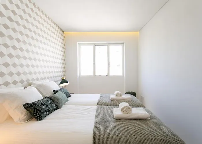 Architectural Poetry In An Unique 3bdrs View Flat