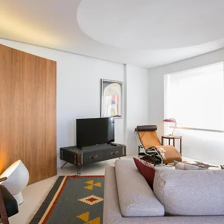 Architectural Poetry In An Unique 3bdrs View Flat Appartement