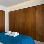 Architectural Poetry In An Unique 3bdrs View Flat Lizbona