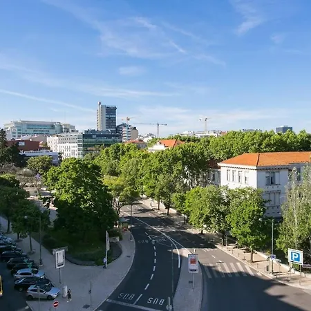Apartament Architectural Poetry In An Unique 3bdrs View Flat Lizbona